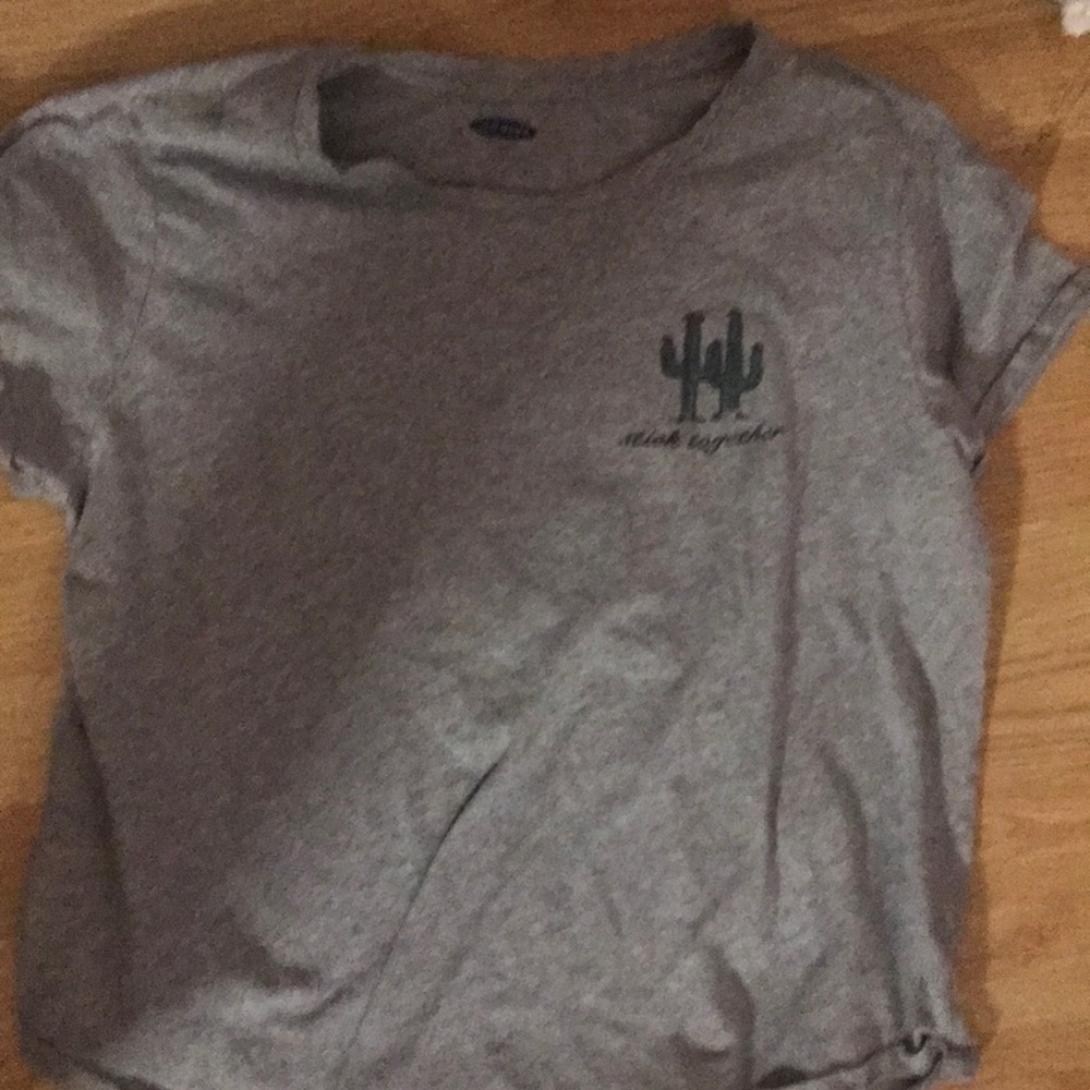 Gray old navy shirt